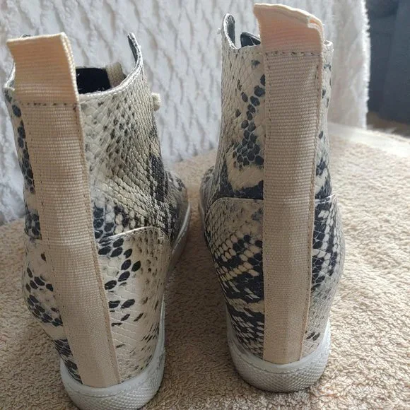 MADDEN GIRL Platform Wedge Snakeskin Sneakers Lace-Up - Picture 4 of 6